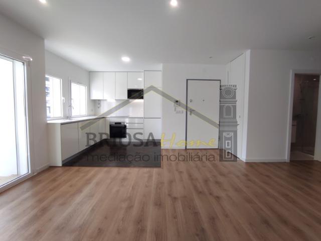 Apartamento T2, novo, em Coimbra