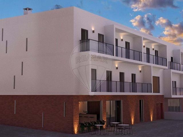 Apartamento T2 Novo, em fase de construção, em Porches, Lago. 74m² Porches