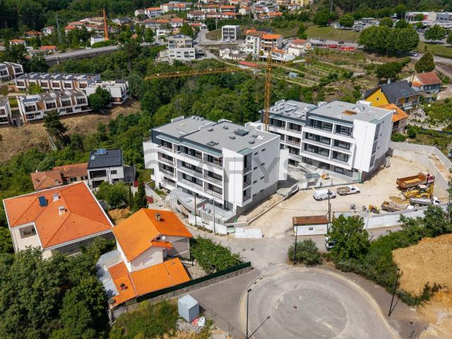 APARTAMENTO T2 NOVO EM VILA REAL CONDOMÍNIO FECHADO