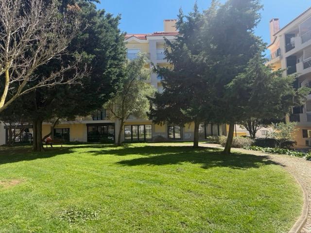 Apartamento T2, novo, junto à praia de Carcavelos