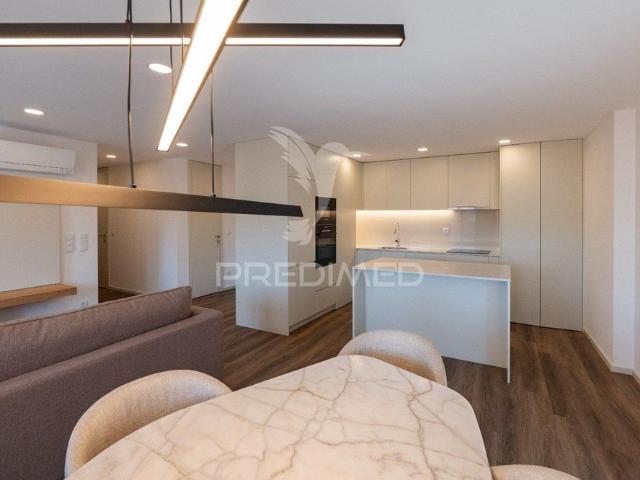 Apartamento t2 novo para arrendamento mobilado e equipado
