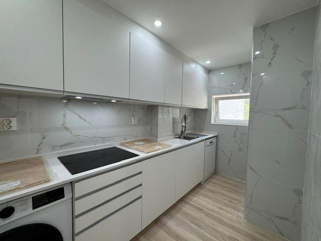 Apartamento T2 novo para arrendar na zona central de Coimbra. Dispõe de 2 quartos e área útil de 80,40 m²