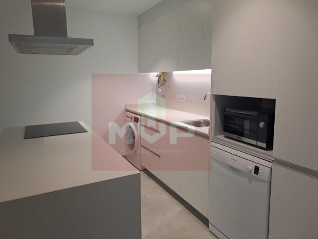 Apartamento T2 Novo, para arrendar num 3º andar em Faro