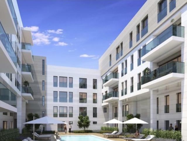 Apartamento T2 Condomínio Fechado | Venteira, Amadora