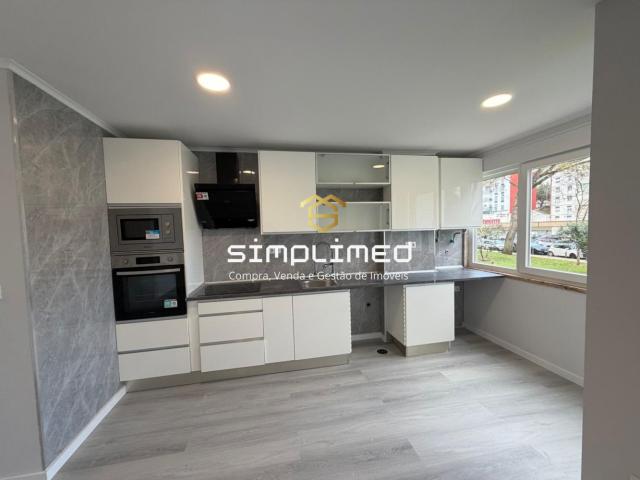 Apartamento T2 Oeiras em fase de remodelação total FM/FF