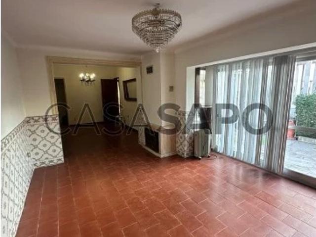 Apartamento T2 para alugar em Almada