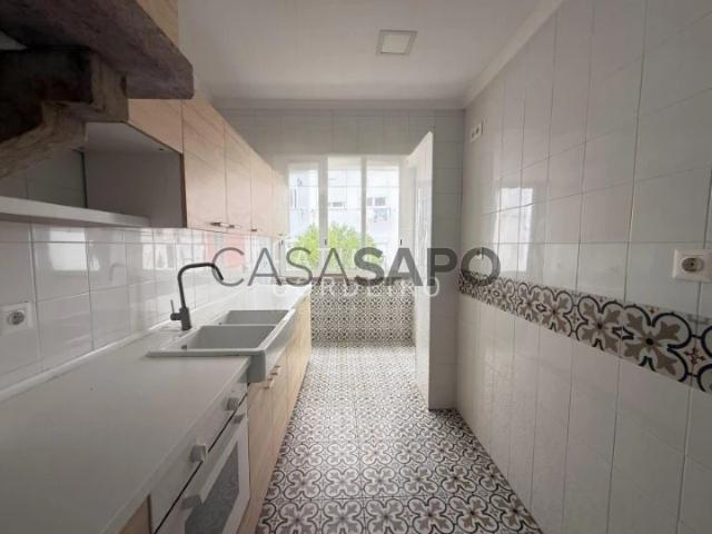 Apartamento T2 para alugar em Almada