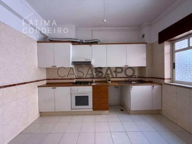 Apartamento T2 para alugar em Almada