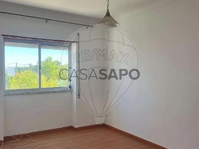 Apartamento T2 para alugar em Almada