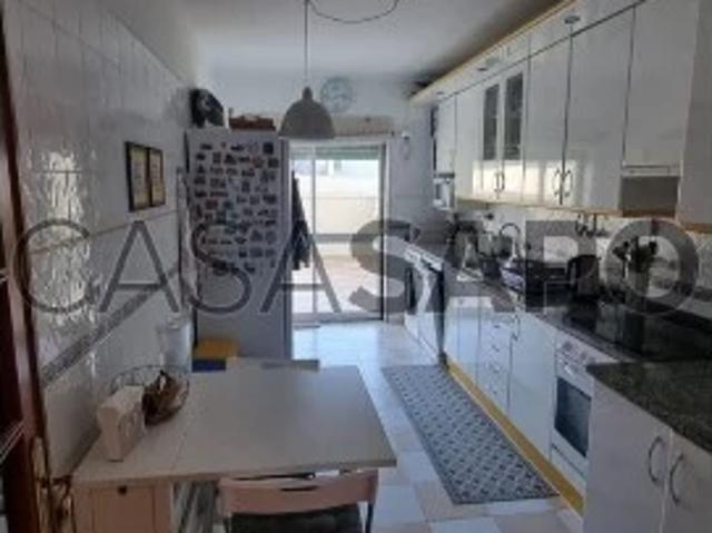 Apartamento T2 para alugar em Almada