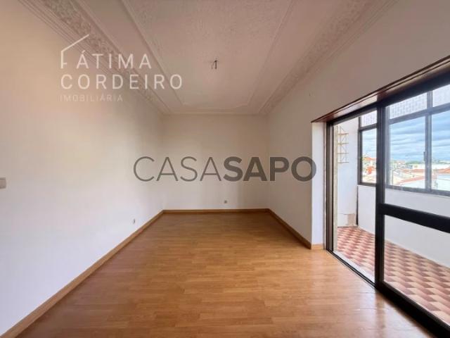 Apartamento T2 para alugar em Almada