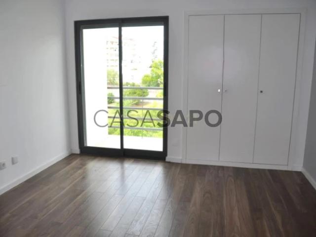 Apartamento T2 para alugar em Almada
