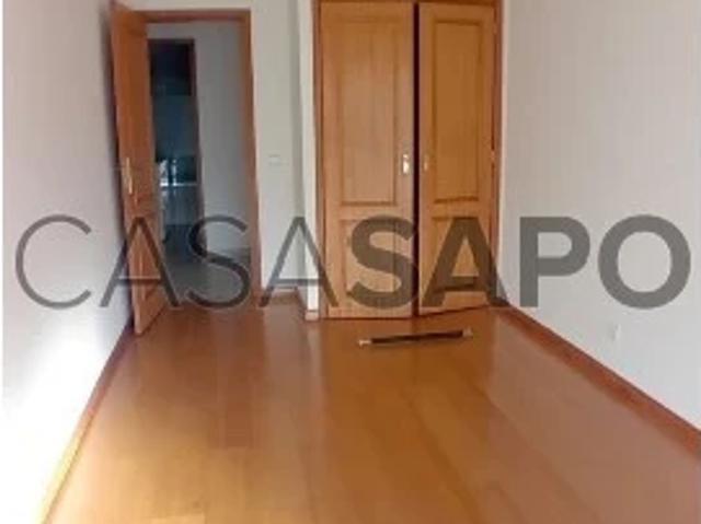 Apartamento T2 para alugar em Almada