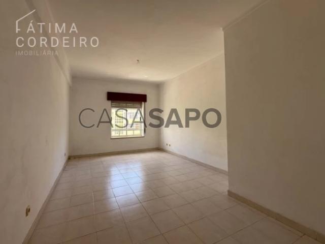 Apartamento T2 para alugar em Almada