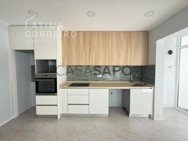 Apartamento T2 para alugar em Almada