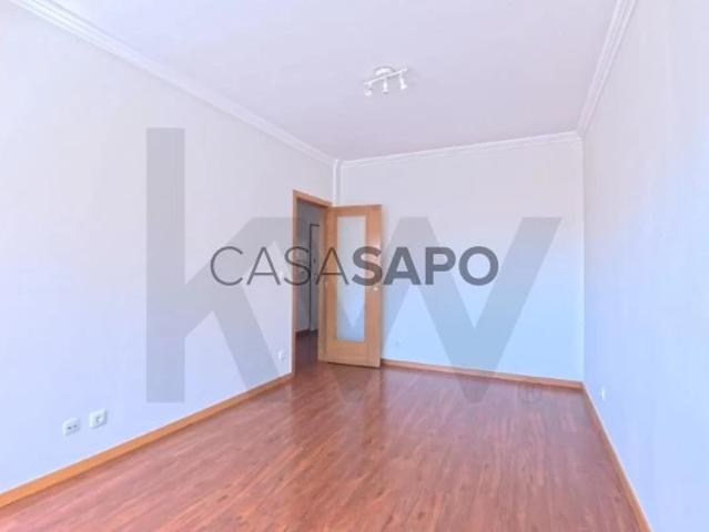 Apartamento T2 para alugar na Amadora