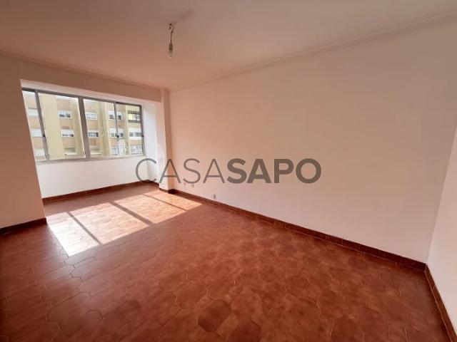 Apartamento T2 para alugar na Amadora