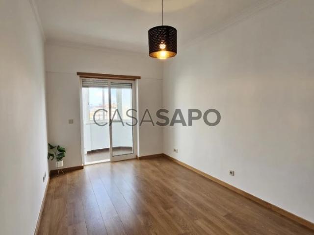 Apartamento T2 para alugar na Amadora