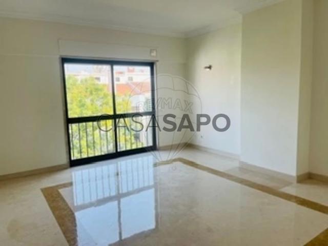 Apartamento T2 para alugar na Amadora