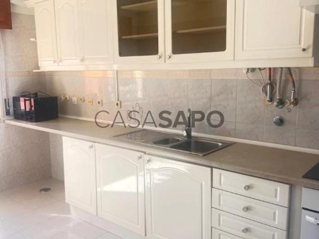 Apartamento T2 para alugar na Amadora