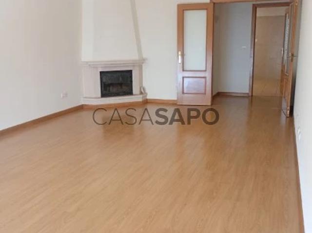 Apartamento T2 para alugar na Lourinhã