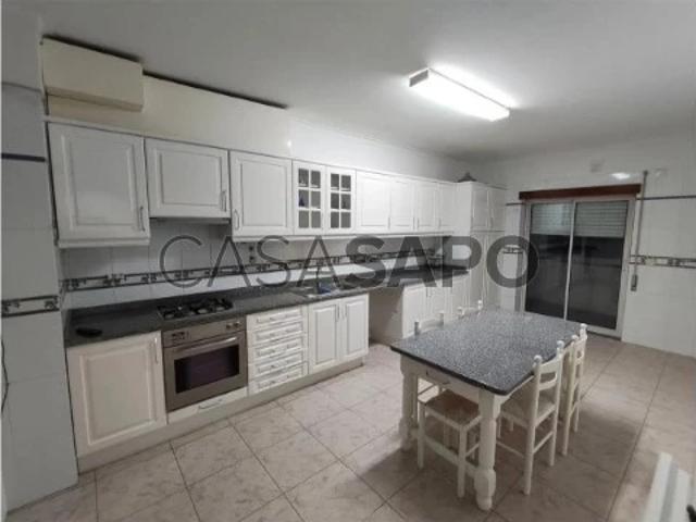 Apartamento T2 para alugar no Fundão