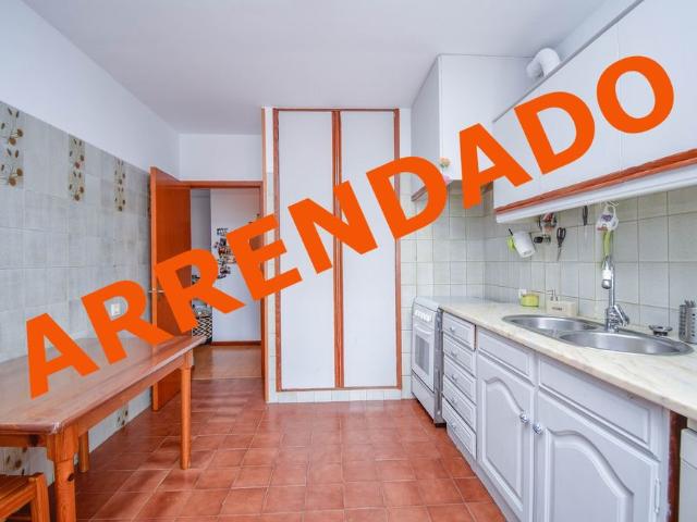 Apartamento T2 para Arrendamento, Tapada das Mercês