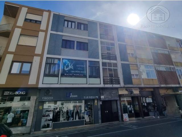Apartamento T2 para arrendamento a uma familia no centro de Peniche