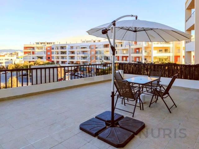 APARTAMENTO T2 PARA ARRENDAMENTO ANUAL COM TERRAÇO E GARAGEM PORTIMÃO
