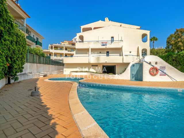 Apartamento T2 para arrendamento anual em condomínio com piscina e garagem | Olhos de Água Albufeira Disponível a partir de 01 Setembro 2026