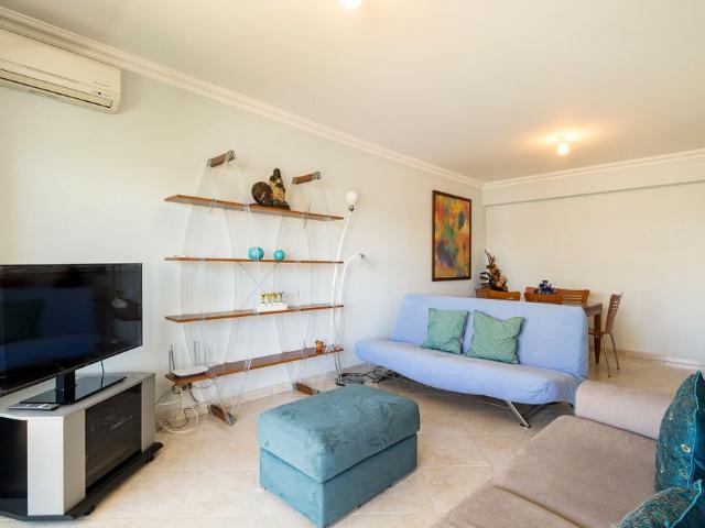 Apartamento T2 para arrendamento anual em Quarteira, Algarve
