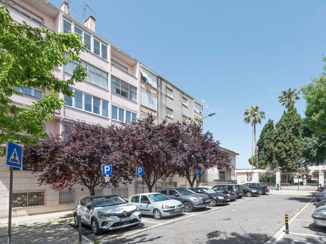 Apartamento T2 para Arrendamento Campo de Ourique