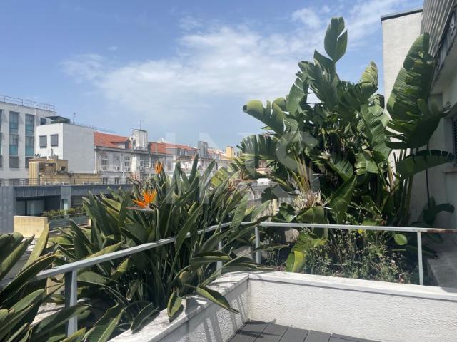 Apartamento T2 para arrendamento com garagem no centro de Lisboa junto à Avenida da Liberdade