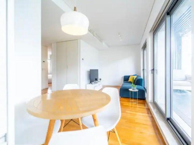 Apartamento T2 para arrendamento com garagem no centro de Lisboa junto à Avenida da Liberdade
