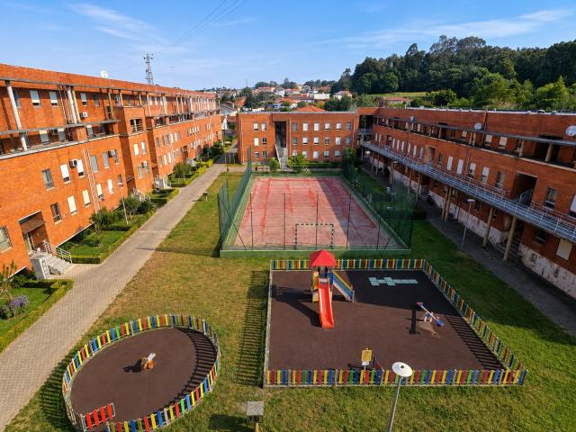 Apartamento T2 para Arrendamento | Condomínio com Zona de Lazer Arrifana