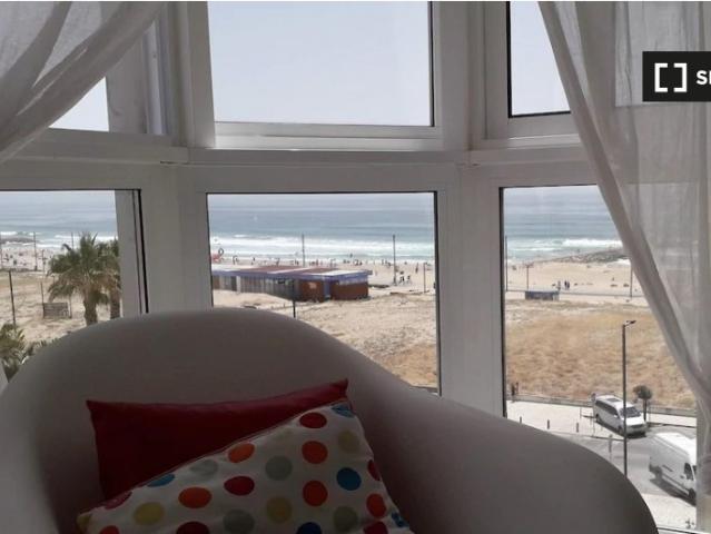 Apartamento T2 para arrendamento em Almada, Lisboa