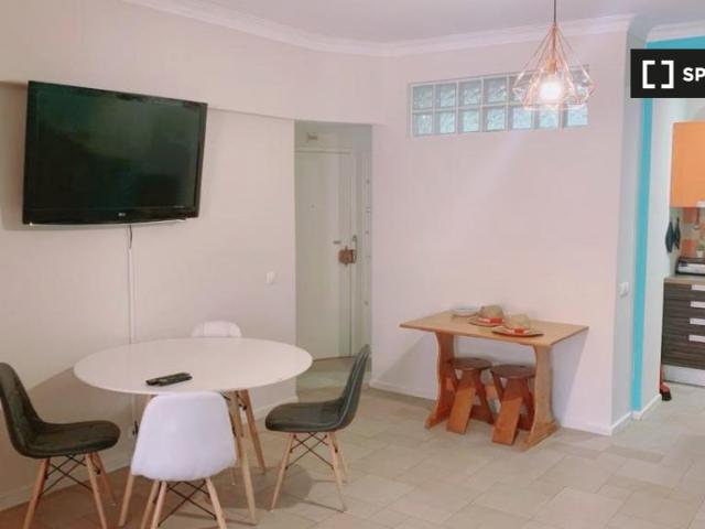 Apartamento T2 para arrendamento em Almada, Lisboa