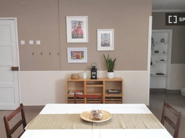 Apartamento T2 para arrendamento em Almada, Lisboa