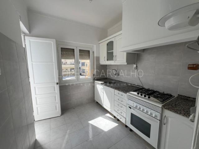 Apartamento T2 para Arrendamento em Alverca