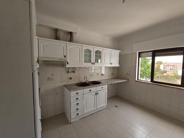 Apartamento T2 para Arrendamento em Arrentela, Seixal