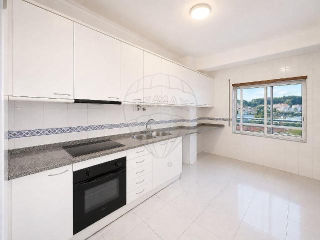 Apartamento T2 para arrendamento em Nogueiró