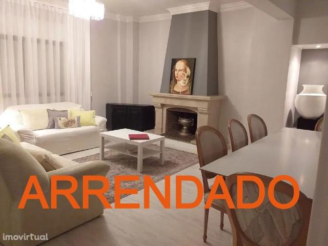 Apartamento T2 para arrendamento em Oeiras