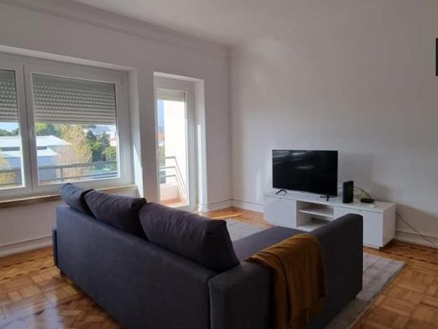 Apartamento T2 para arrendamento em São João De Brito, Lisboa