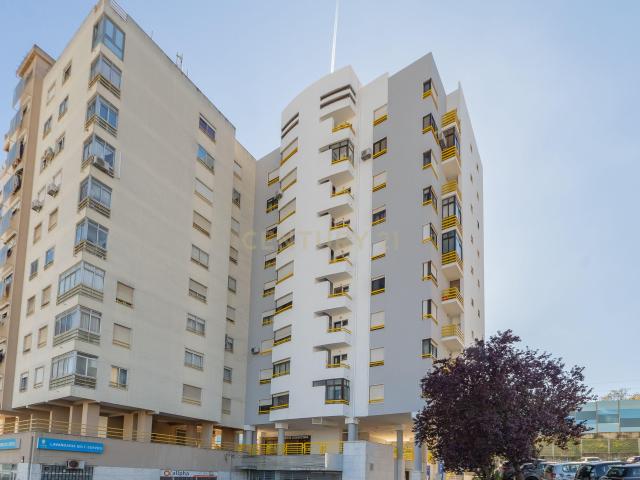 Apartamento T2 para Arrendamento | Excelente Localização e Ótima Exposição Solar