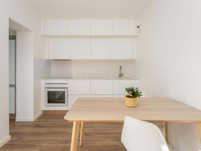 Apartamento T2 para arrendamento junto à Baía do Seixal