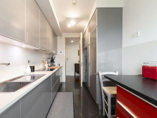 Apartamento T2, para arrendamento, na Boavista, Porto