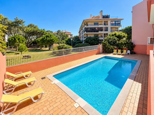 Apartamento T2 para arrendamento na Costa da Guia em Cascais!