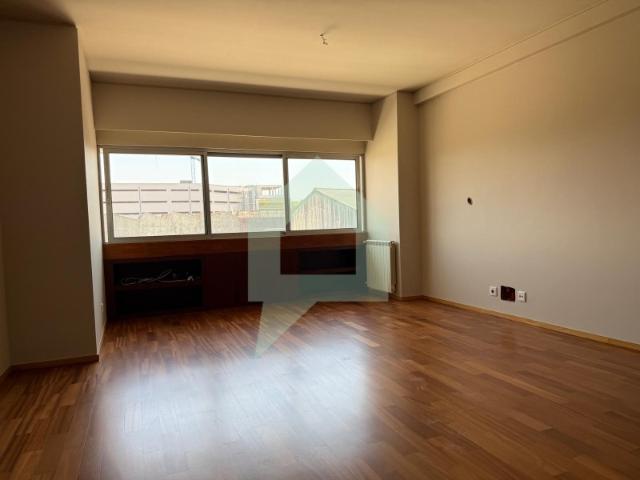 Apartamento T2 para arrendamento no centro da cidade de Barcelos