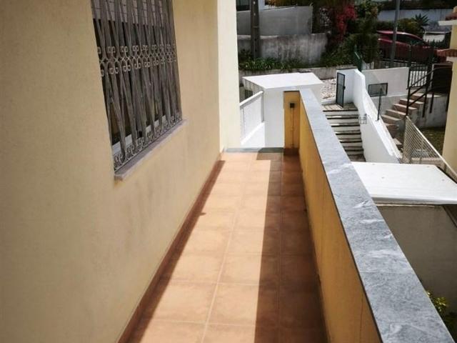 Apartamento T2 para arrendamento no centro de BIcesse, Alcabideche