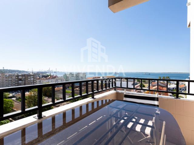 Apartamento T2 para Arrendamento, na Avenida Luísa Todi Setúbal